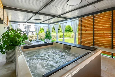 Villa mit Pool, Klimaanlage, Internet und ein