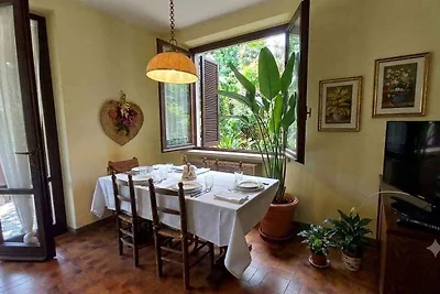 Ferienwohnung mit Pool und Garten