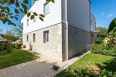 Ferienwohnung mit Terrasse und Garten