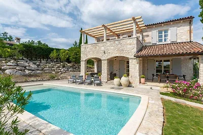 Villa mit Klimaanlage und Pool