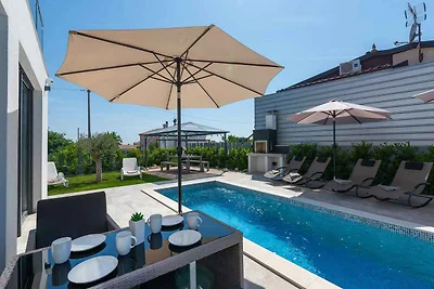 Villa mit Privatpool