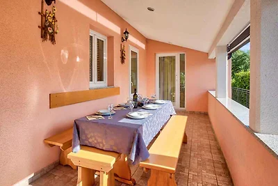 Ferienhaus mit Pool und für Hundefreunde