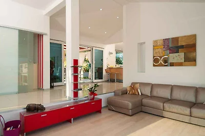 Exklusive Villa Martinis in Rogoznica mit Mee