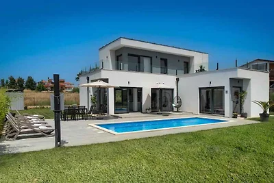 Ferienhaus mit Pool