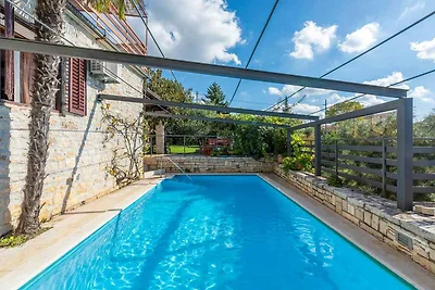 Ferienwohnung mit Pool zur gemeinsamen
