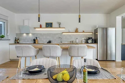 Modernes Haus mit 3 Schlafzimmern, privatem P