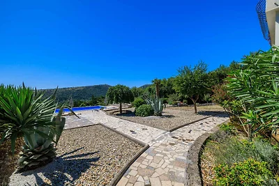 Ferienwohnung mit Pool und Klimaanlage