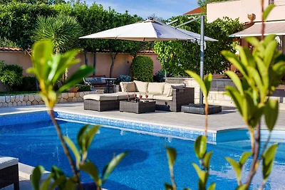 Ferienhaus mit Klimaanlage und Aussenpool