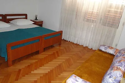 Ferienwohnung mit Balkon 300 m vom Strand