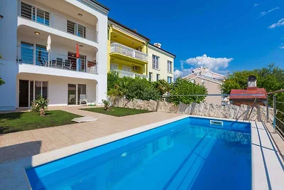 Ferienhaus mit Pool und Klimaanlage