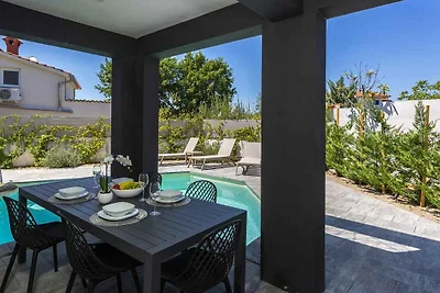 Villa mit Klimaanlage und Pool