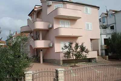 Ferienwohnung modern ausgestattet mit Pool