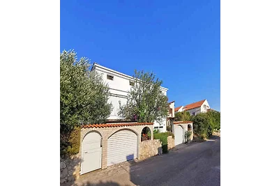 Ferienwohnung mit Terrasse und Grill