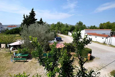 Ferienwohnung mit Garten und Klimaanlage
