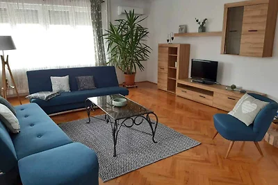 Ferienwohnung mit Klimaanlage, WLAN und Ausbl