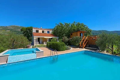 Villa mit Klimaanlage und Pool