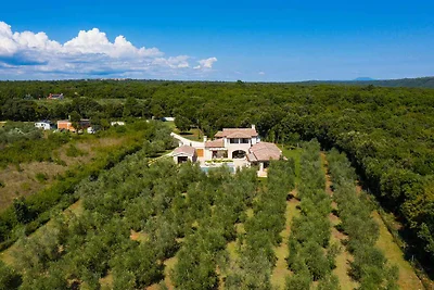 Villa mit Klimaanlage und Pool