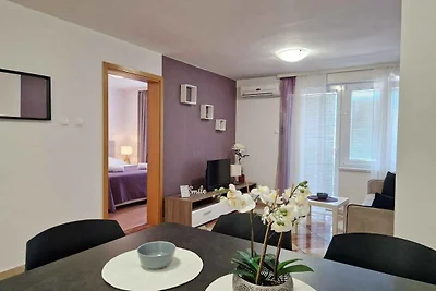 Ferienwohnung mit Klimaanlage und Balkon