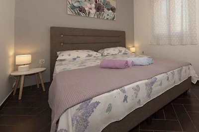 Ferienwohnung mit Klimaanlage und Grill