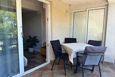 Ferienwohnung mit Balkon und Pool