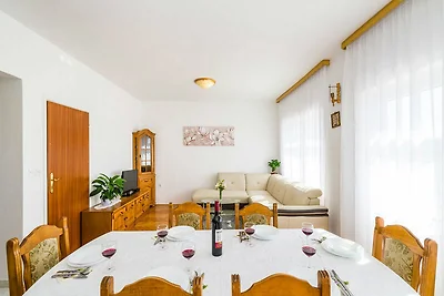 Ferienhaus mit Pool und Meerblick