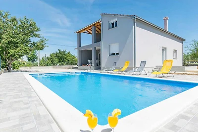 Ferienwohnung mit Klimaanlage und Pool