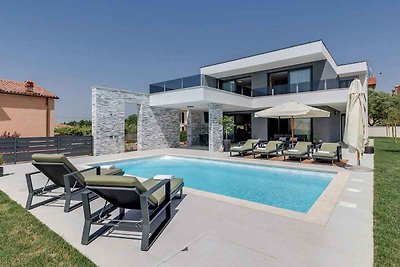 Villa mit Pool