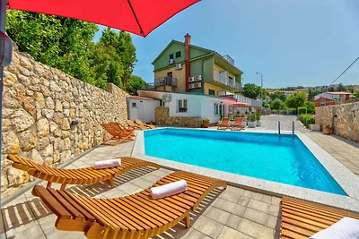 Ferienwohnung mit Pool, Grill und Klimaanlage
