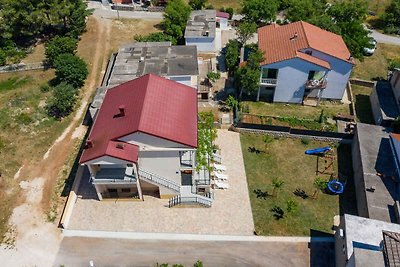 Ferienwohnung mit Terrasse und Grill