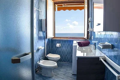 Ferienwohnung mit Klimaanlage und Balkon mit