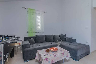 Ferienwohnung mit Klimaanlage und Grill, umge