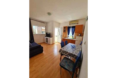 Ferienwohnung mit Klimaanlage, Balkon und Mee