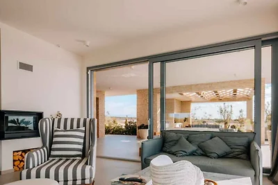 Villa mit Swimmingpool und Meerblick