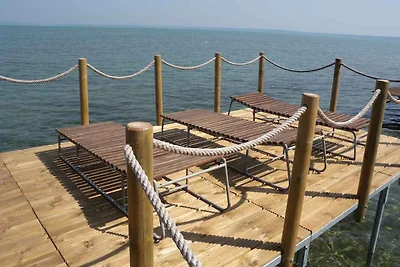 Ferienhaus völlig renoviert direkt am Balaton