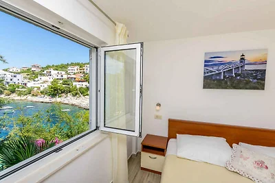 Ferienwohnung mit Terrasse und Meerblick