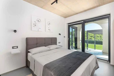 FerienHaus mit Swimmingpool und Meerblick