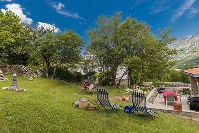 Ferienhaus mit Garten und Klimaanlage