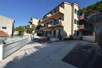 Gemütliche Ferienwohnung Ivan in Omiš mit Bal