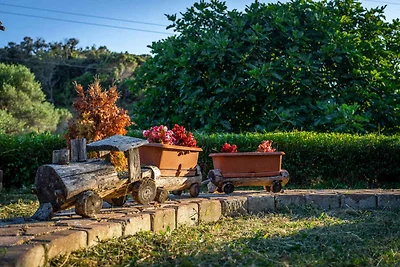 Gemütliches Gartenhaus in Mundanije auf der I