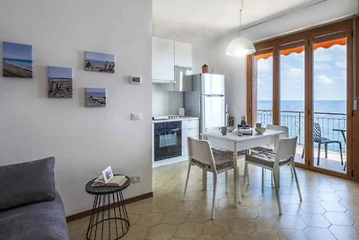 Ferienwohnung mit Klimaanlage und Balkon mit