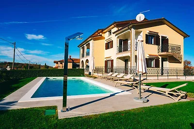 Ferienwohnung mit Pool und Klimaanlage