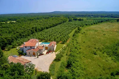 Villa mit Klimaanlage und Pool