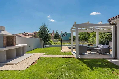 Villa mit Aussenpool