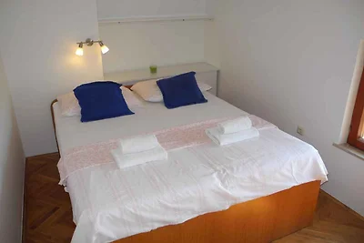 Ferienwohnung mit Garten und Klimaanlage