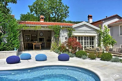 Villa mit Pool, Sauna
