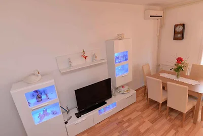 Ferienwohnung mit Terrasse und Balkon