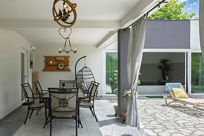 Ferienhaus mit Pool, Sauna und Fitness