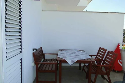 Ferienwohnung mit Balkon und Blick aufs Meer