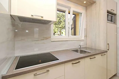 Ferienwohnung modern eingerichtet nur 300 m v