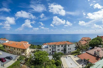 Ferienwohnung mit Klimaanlage und Balkon mit